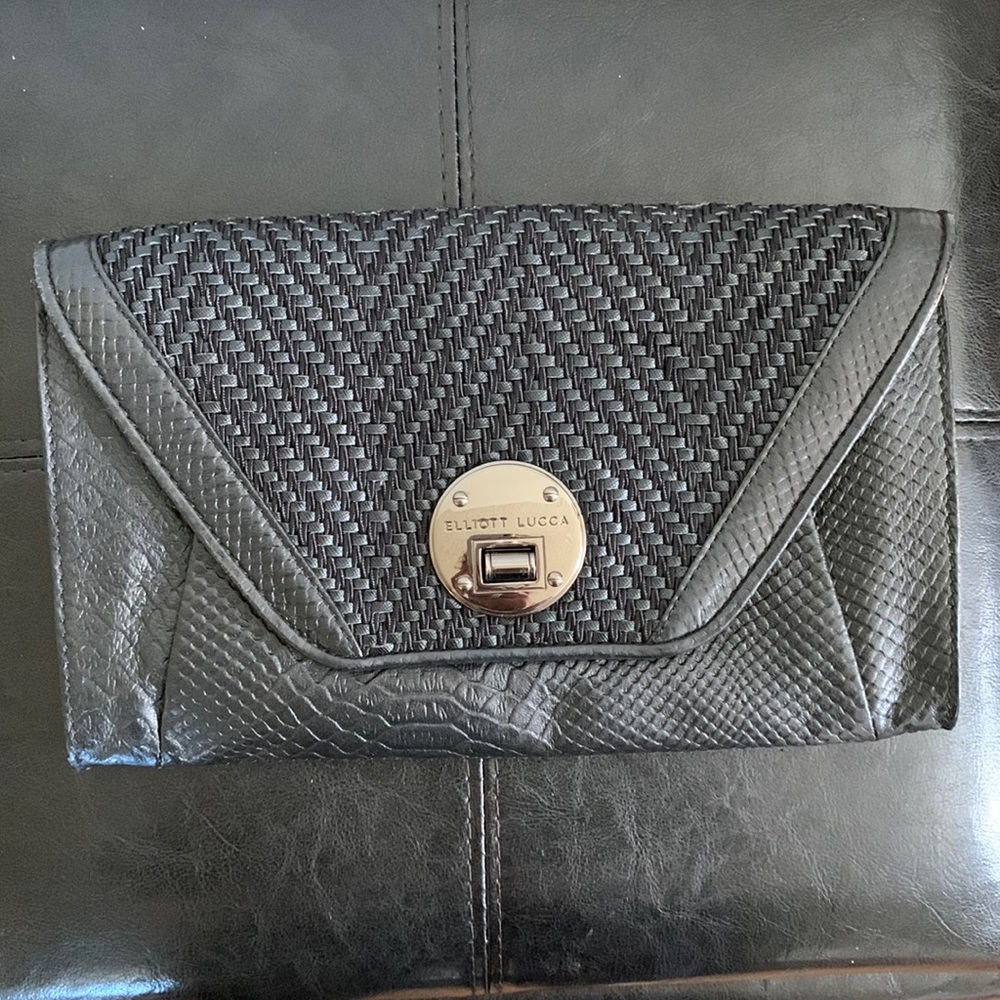 Elliott Luca Clutch